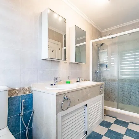 度假居 77-townhouse With Stunning Views In Fuengirola!